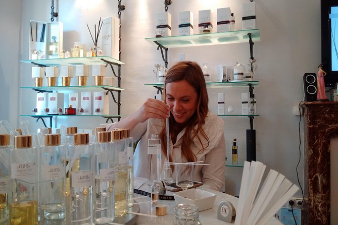 Perfume Workshop - Getting Oriented at Parfum et Vous on Rue du Congrès