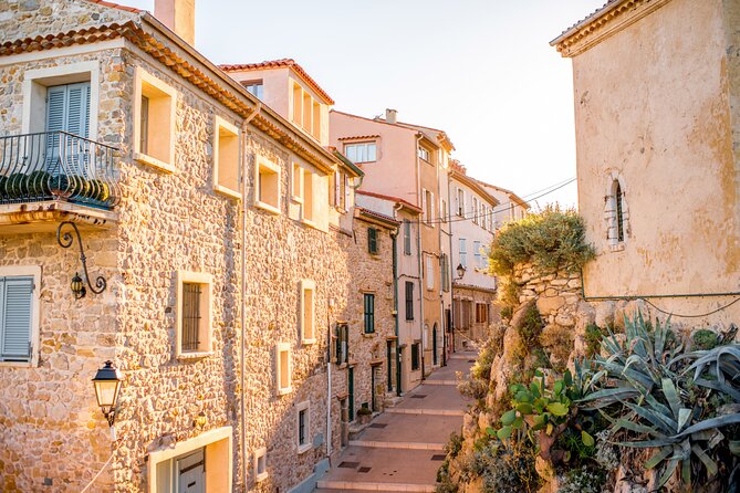 Private day trip : Monaco to the gems of French Riviera, and back - Getting to and From Monte-Carlo in a Private, Air-Conditioned Ride