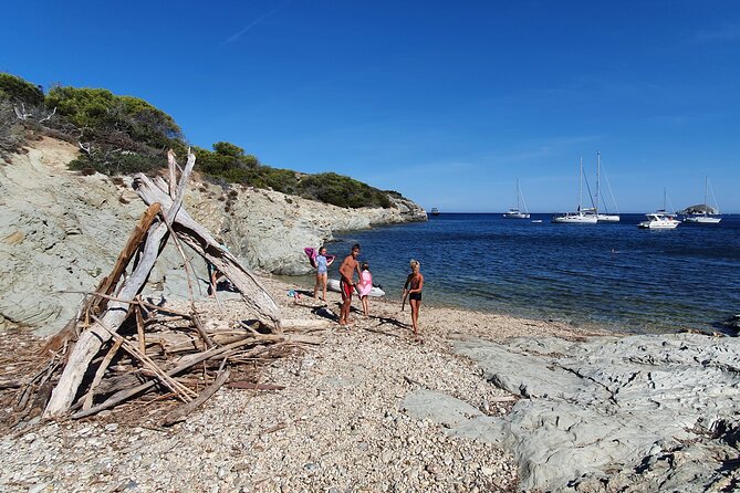Private full-day boat trip to Porquerolles - Stop 1: Porquerolles port and village hour for coffee and exploring