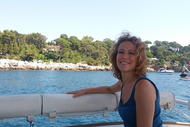 Private ride with sea bath in Solar Catamaran - Stop 2 in Juan-les-Pins: villas, palaces, and seeing the bay from the water
