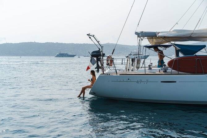 Private tour on a sailboat with apéritif at sunset on Antibes - The Sunset Apéritif: When the Sky Turns Color and the Boat Feels Like a Little Party