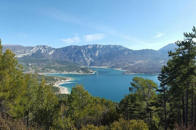 Provence and Lavender - private & Guided Full Day Tour - Moustiers-Sainte-Marie: ramparts, aqueduct, and that star above the void