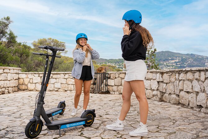 The essentials of Nice by electric scooter 1H30 - Colline du Château: views, Castle Park, and the waterfall moment