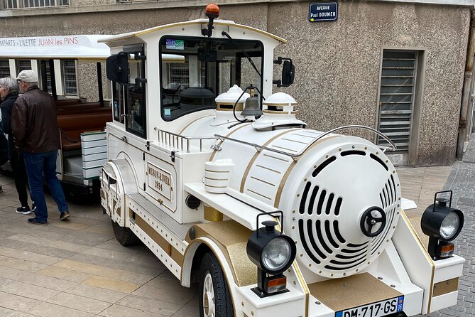 The Little Train of Antibes Juan-les-Pins - Onboard audio, music, and narration in English