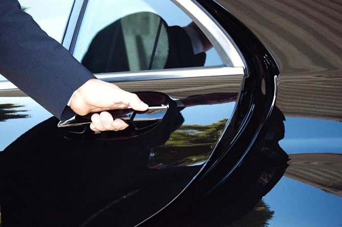 Transfer from Antibes to Nice Airport - Price and value for groups up to 7