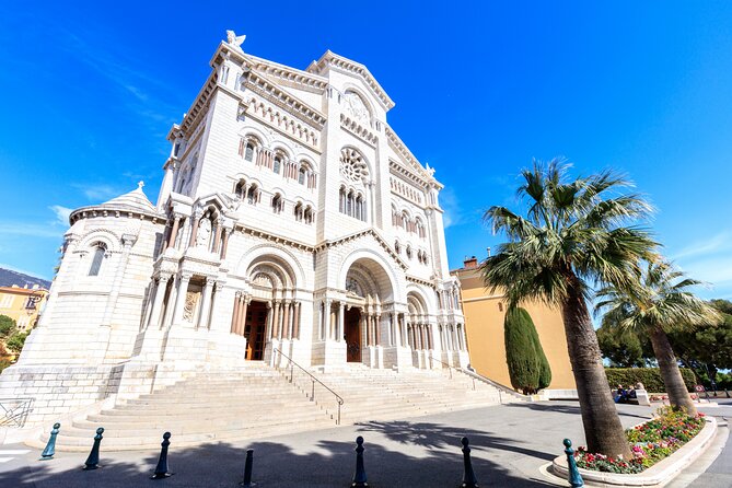 Unique Heritage of Monaco - Walking Tour - Prince’s Palace area, guards and old town glamour
