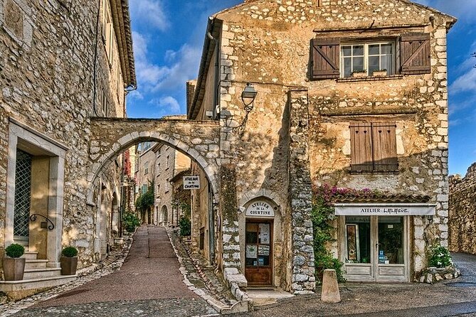 Villages Médiévaux,Grasse, Gourdon, Tourrettes sur Loup, St Paul - Gourdon: the Eagle’s Nest village and its fortification story