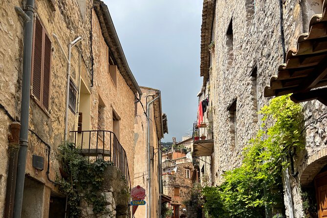 Villages Médiévaux,Grasse, Gourdon, Tourrettes sur Loup, St Paul - Who should book this tour, and who might want a different plan