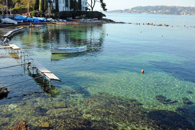 Visit of Antibes Juan-Les-Pins by convertible bus - Juan-les-Pins: a full hour to use the sea air your way