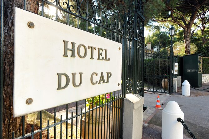 Visit of Antibes Juan-Les-Pins by convertible bus - Fort Carré without rushing, and why the ticket matters