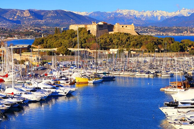 Visit of Antibes Juan-Les-Pins by convertible bus - Garoupe lighthouse views and Notre-Dame de la Garoupe