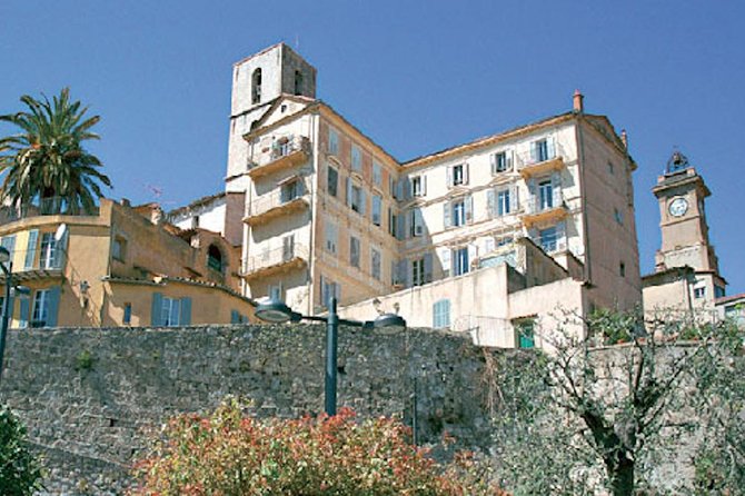 West Coast and Countryside shared & Guided tour from Nice - The fishing medieval town old-village break in the Antibes area